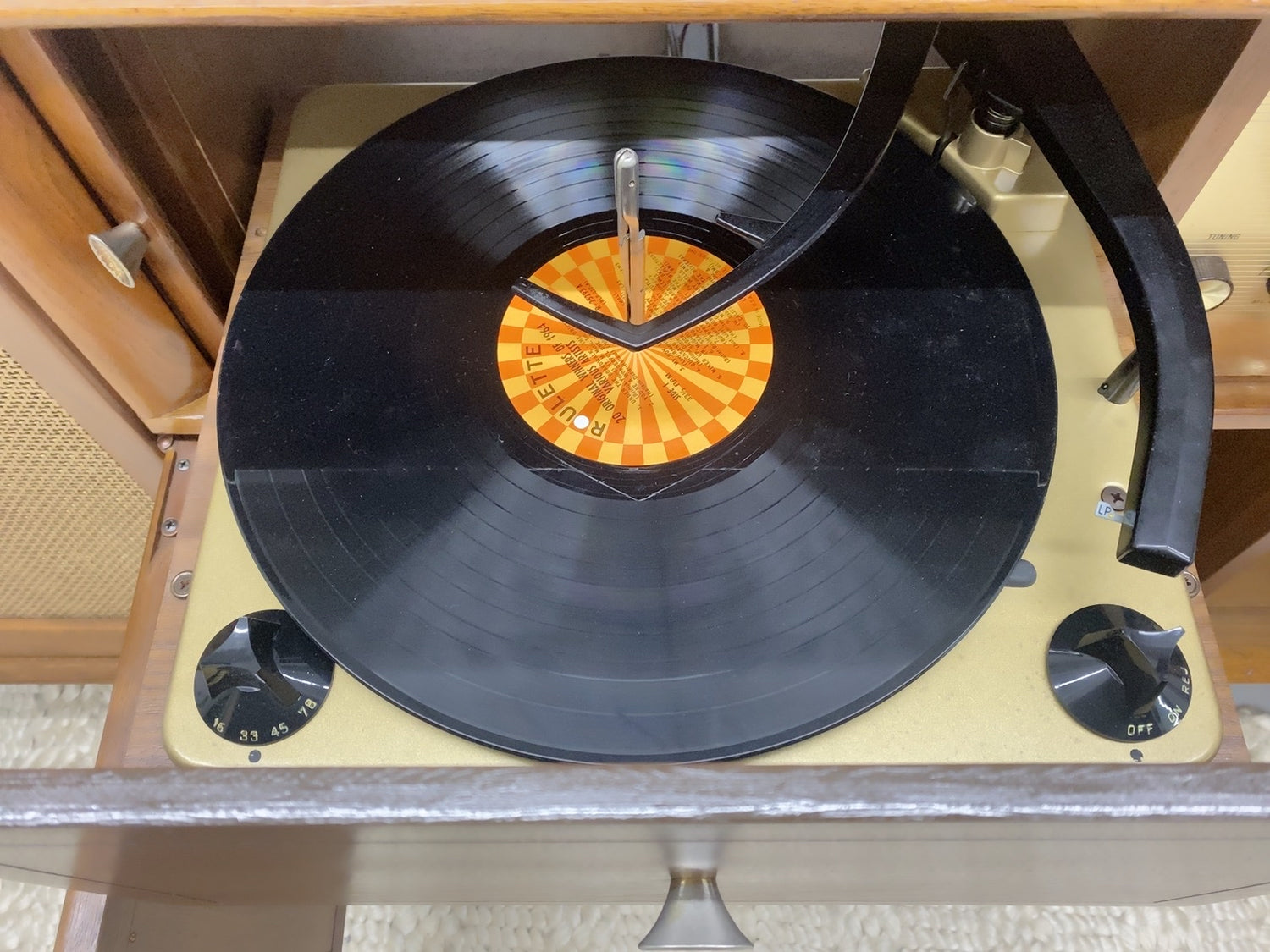 SOLD OUT!!! Curtis Mathes Mid Century Stereo Console Record Player Changer - AM FM Bluetooth The Vintedge Co.