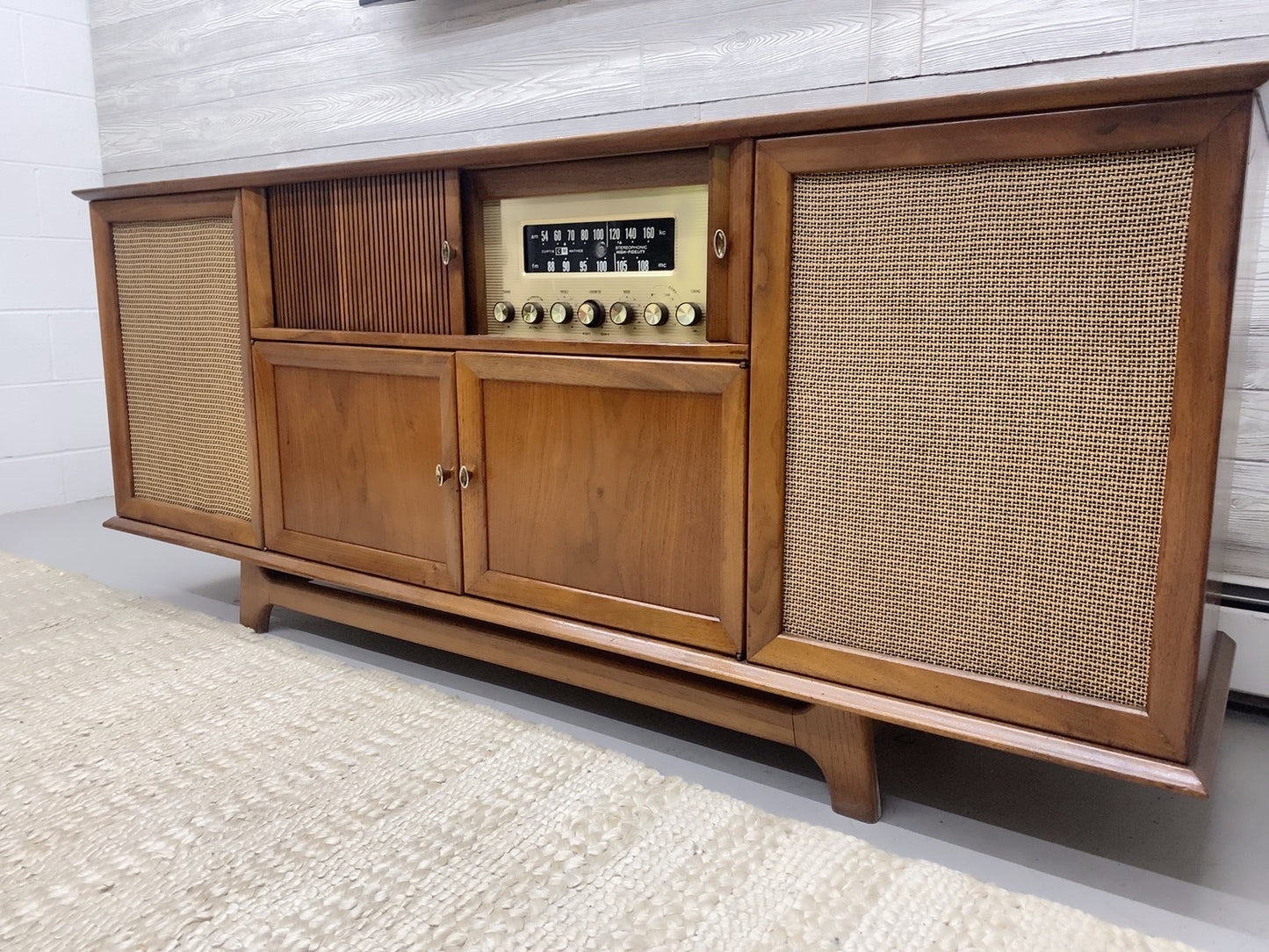 SOLD OUT!!! Curtis Mathes Mid Century Stereo Console Record Player Changer - AM FM Bluetooth The Vintedge Co.