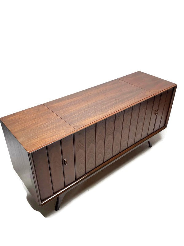 **SOLD OUT**  ZENITH Louver Door Record Player Changer Stereo Console AM FM Bluetooth Alexa The Vintedge Co.