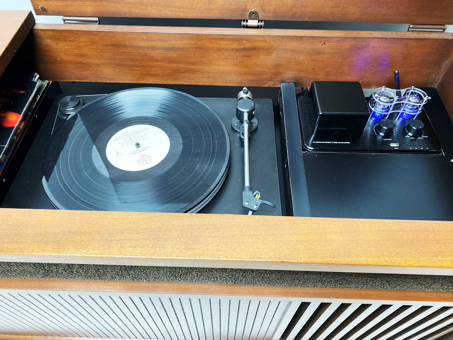**SOLD OUT** The Vintedge Co™ - TURNTABLE READY SERIES™ - COLUMBIA 50s 60s Modern Turntable Record Player Stereo Console Cabinet Bluetooth Alexa USB The Vintedge Co.