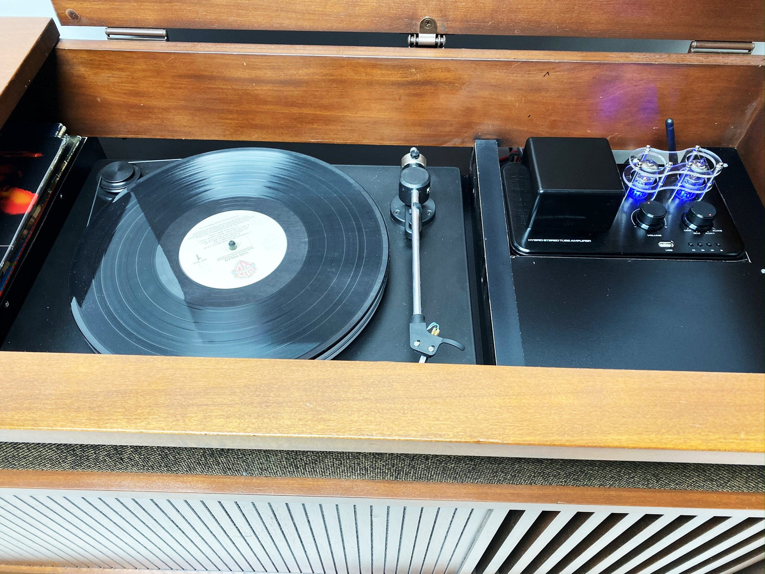**SOLD OUT** The Vintedge Co™ - TURNTABLE READY SERIES™ - COLUMBIA 50s 60s Modern Turntable Record Player Stereo Console Cabinet Bluetooth Alexa USB The Vintedge Co.