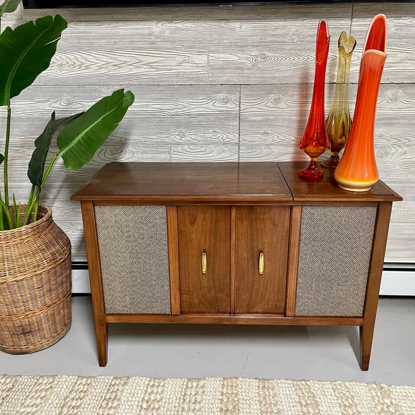 SOLD OUT! ZENITH Solid State Record Player Stereo Console Changer AM FM Bluetooth Alexa The Vintedge Co.