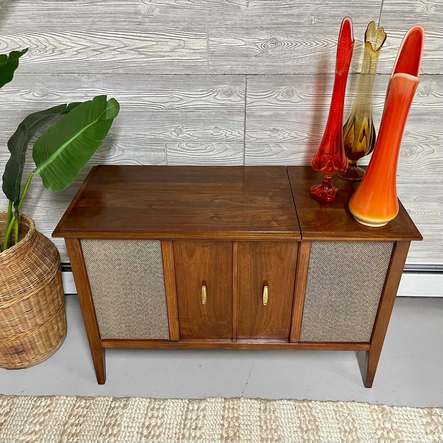 SOLD OUT! ZENITH Solid State Record Player Stereo Console Changer AM FM Bluetooth Alexa The Vintedge Co.