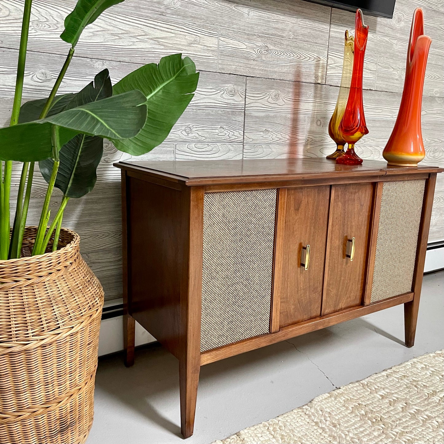 SOLD OUT! ZENITH Solid State Record Player Stereo Console Changer AM FM Bluetooth Alexa The Vintedge Co.