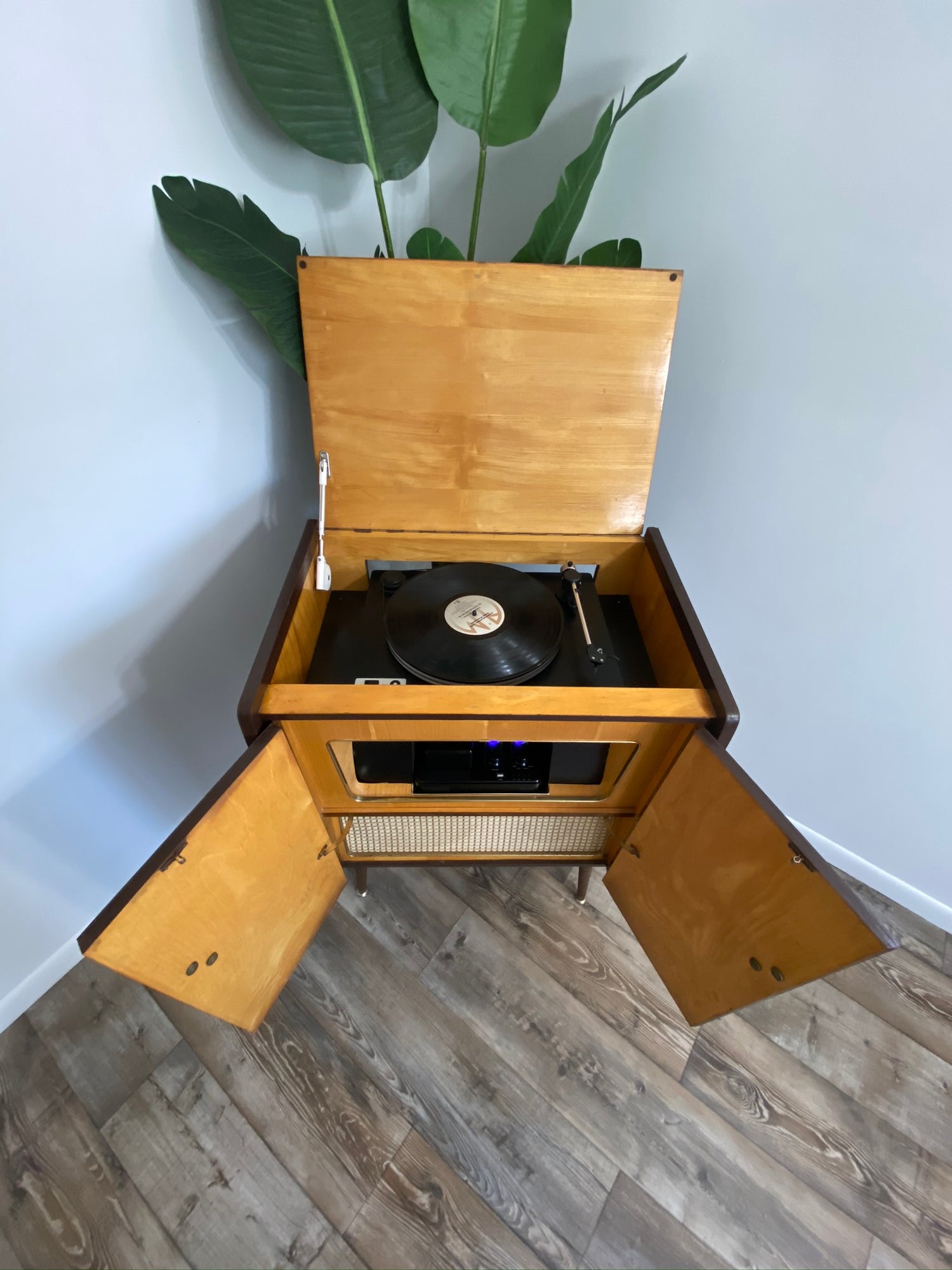 **SOLD OUT** The Vintedge Co™ - TURNTABLE READY SERIES™ - EMUD 50s 60s Modern Turntable Record Player Stereo Console Cabinet Bluetooth Alexa USB The Vintedge Co.
