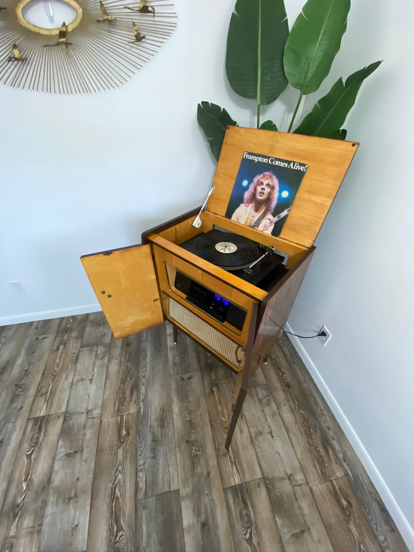 **SOLD OUT** The Vintedge Co™ - TURNTABLE READY SERIES™ - EMUD 50s 60s Modern Turntable Record Player Stereo Console Cabinet Bluetooth Alexa USB The Vintedge Co.