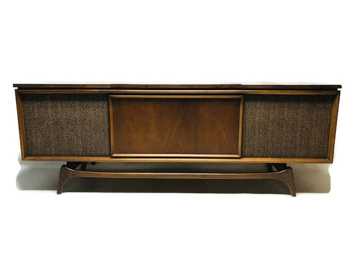 **SOLD OUT** RCA Long and Low DELUXE Vintage Record Player Changer Stereo Console AM FM Bluetooth Alexa The Vintedge Co.