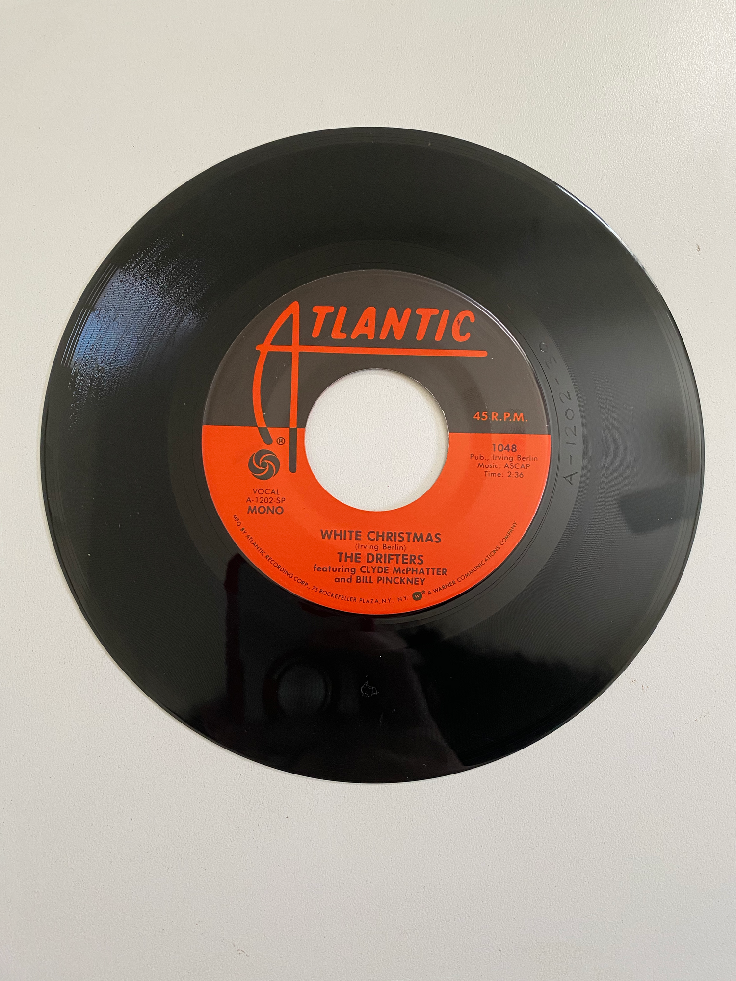 Drifters, The ft. Clyde McPhatter - The Bells of St. Mary's | 45 The Vintedge Co.