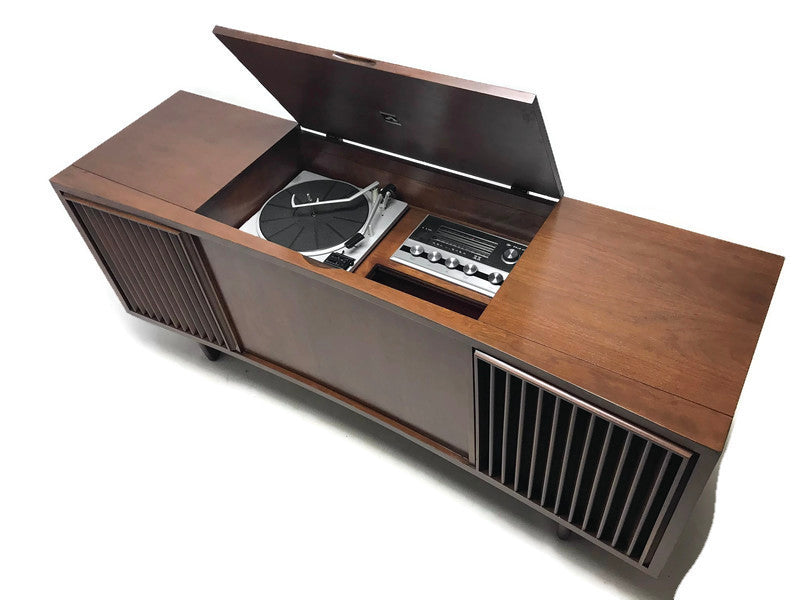 **SOLD OUT** RCA Mid Century Curved Front Record Player Changer Stereo Console - Bluetooth The Vintedge Co.