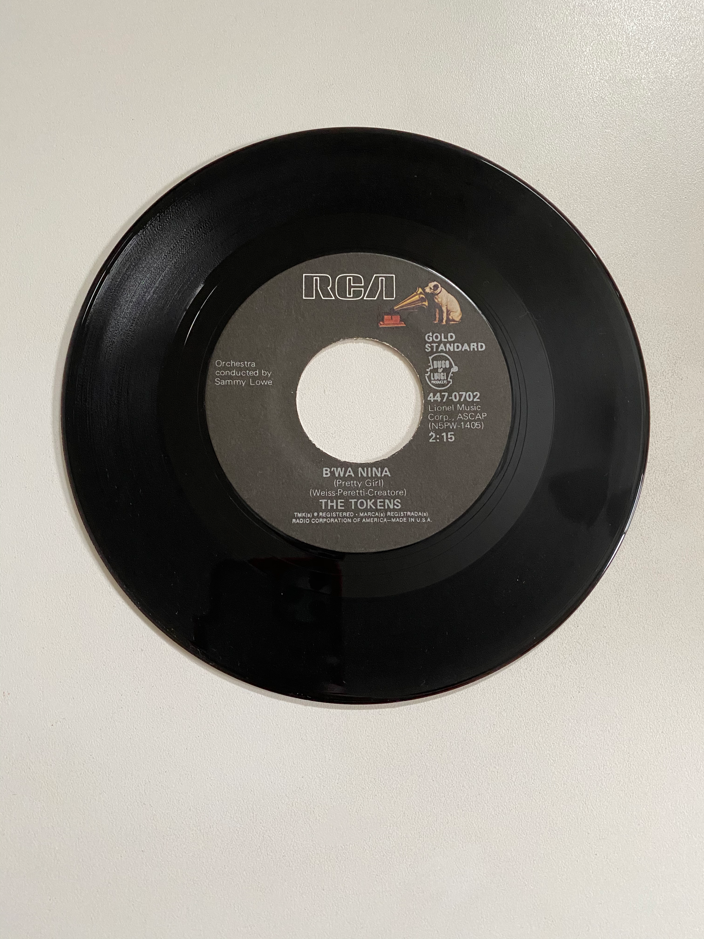 Tokens, The - The Lion Sleeps Tonight | 45 The Vintedge Co.
