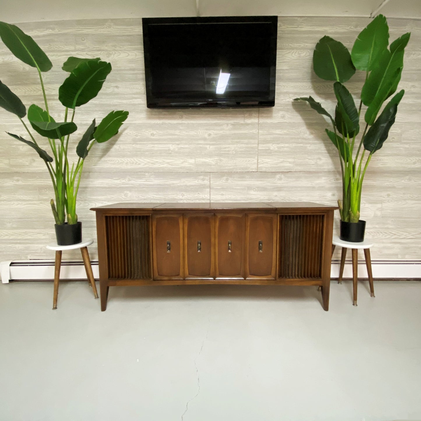 **SOLD OUT**  ZENITH 60s Mid Century Stereo Console Record Player AM FM Bluetooth Alexa The Vintedge Co.
