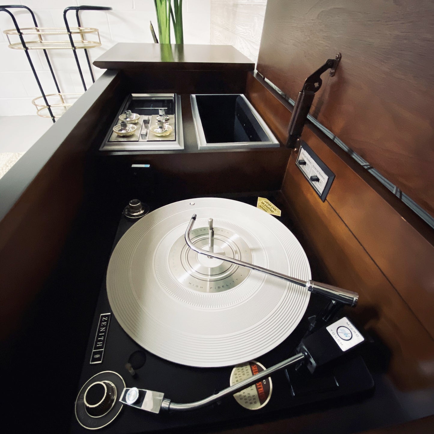**SOLD OUT**  ZENITH 60s Mid Century Stereo Console Record Player AM FM Bluetooth Alexa The Vintedge Co.