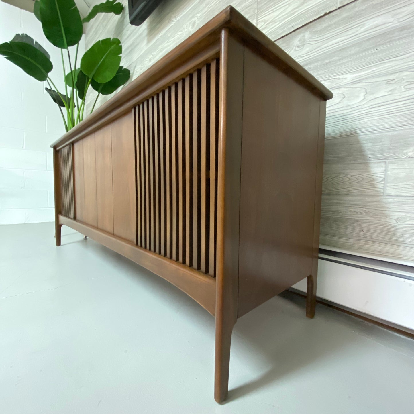 **SOLD OUT**  ADMIRAL Stereo Console 60s Vintage Record Player AM FM Bluetooth Alexa The Vintedge Co.