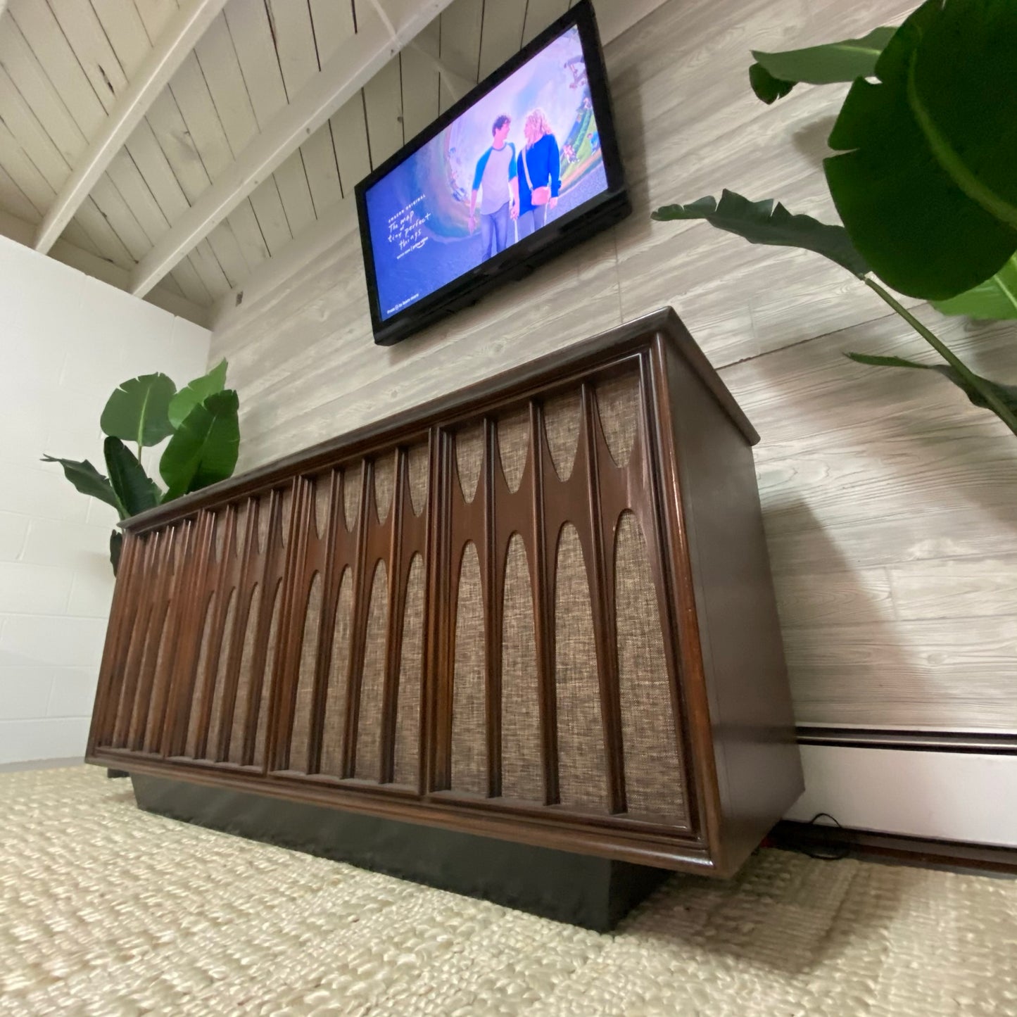 SOLD OUT **** RCA NEW VISTA VICTROLA **** BRASILIA Style Mid Century Modern Record Player Changer Stereo Console Bluetooth AM/FM Alexa The Vintedge Co.