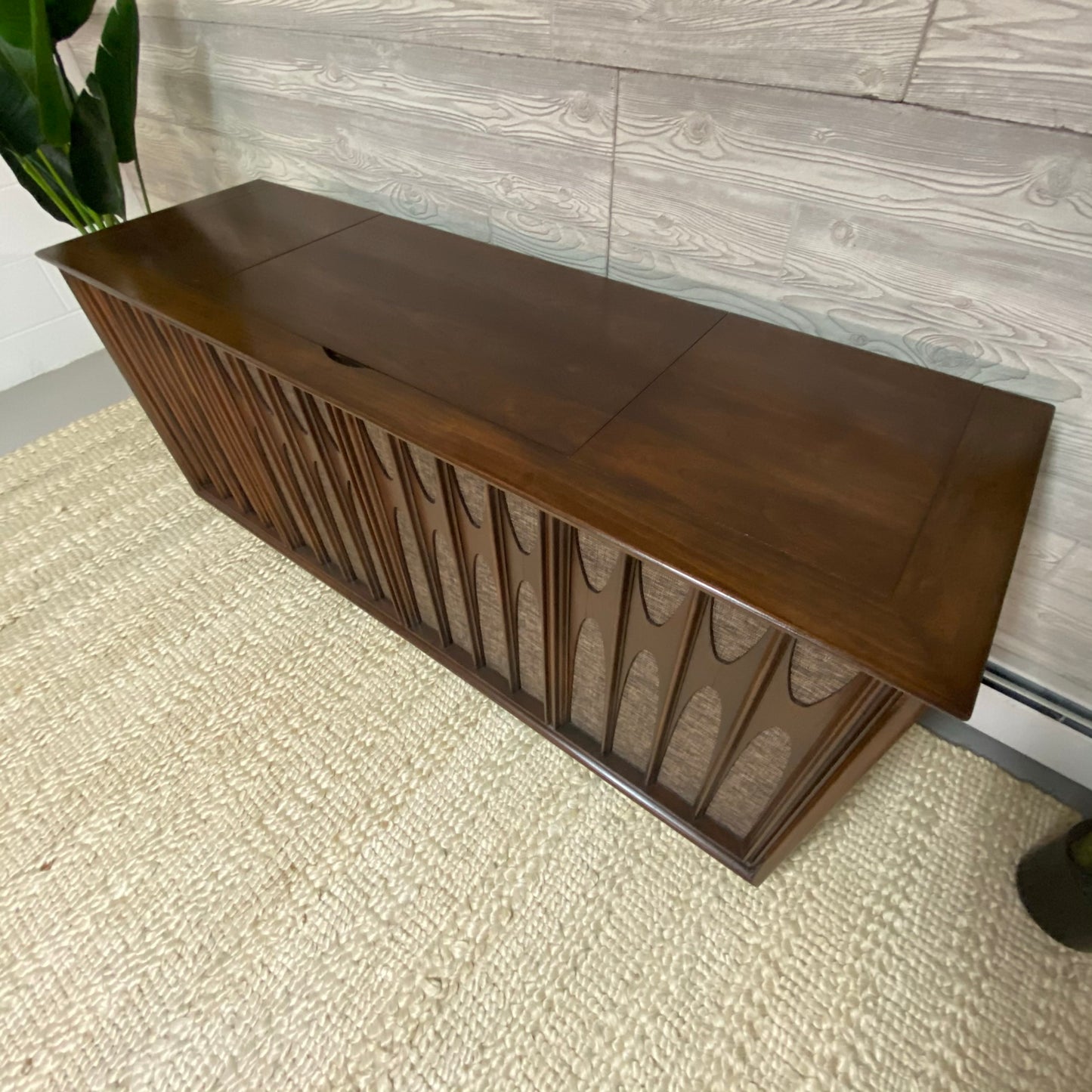 SOLD OUT **** RCA NEW VISTA VICTROLA **** BRASILIA Style Mid Century Modern Record Player Changer Stereo Console Bluetooth AM/FM Alexa The Vintedge Co.