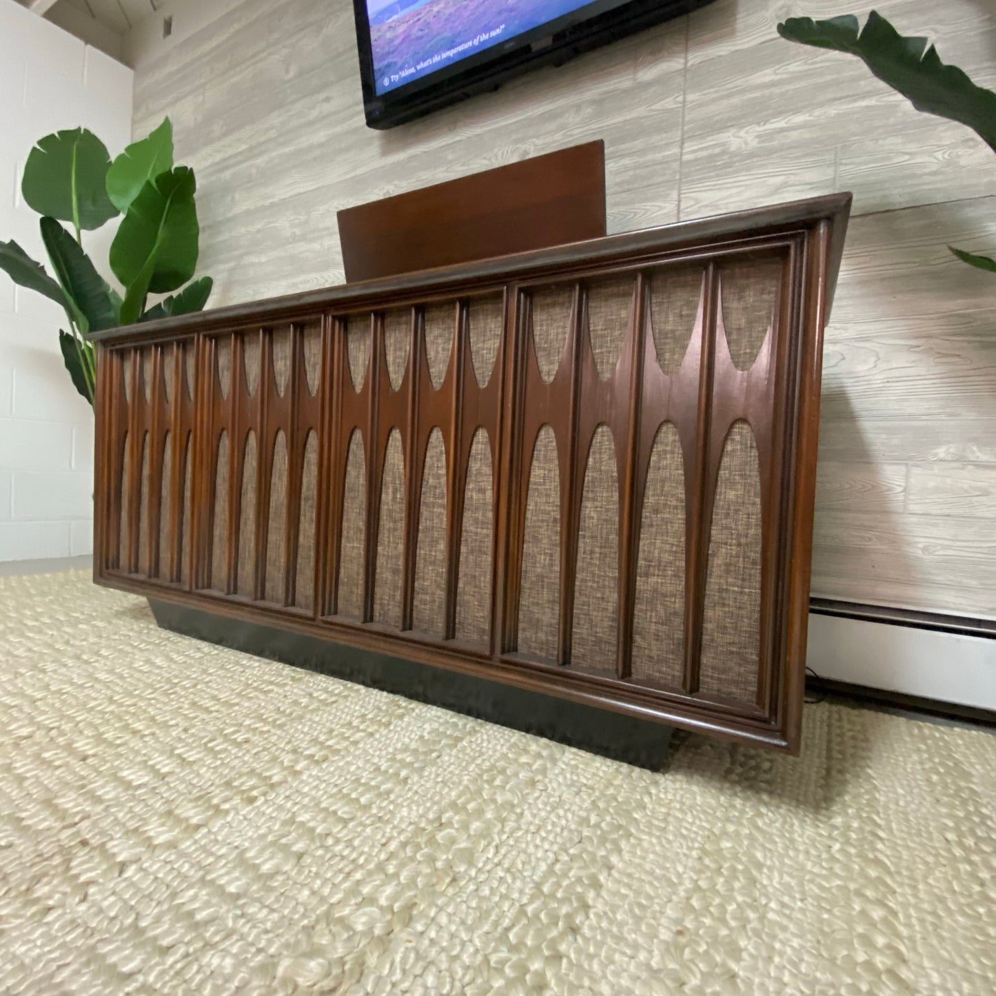 SOLD OUT **** RCA NEW VISTA VICTROLA **** BRASILIA Style Mid Century Modern Record Player Changer Stereo Console Bluetooth AM/FM Alexa The Vintedge Co.