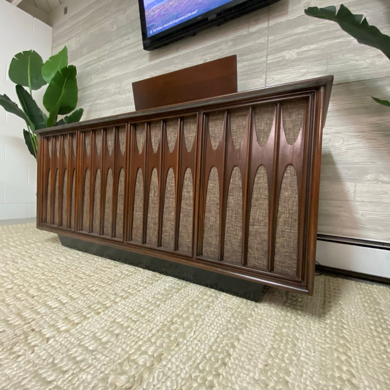 SOLD OUT **** RCA NEW VISTA VICTROLA **** BRASILIA Style Mid Century Modern Record Player Changer Stereo Console Bluetooth AM/FM Alexa The Vintedge Co.