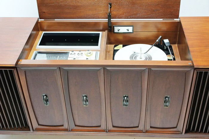 **SOLD OUT** ZENITH Mid Century Record Player Changer Stereo Console The Vintedge Co.