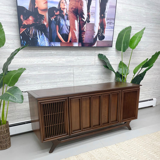 SOLD OUT!!! SYLVANIA Vintage Stereo Console Record Player Changer AM FM Bluetooth The Vintedge Co.