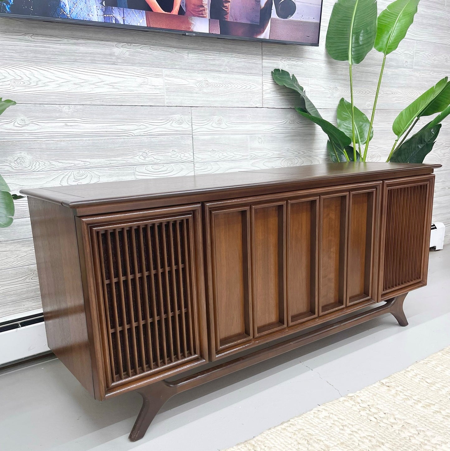 SOLD OUT!!! SYLVANIA Vintage Stereo Console Record Player Changer AM FM Bluetooth The Vintedge Co.