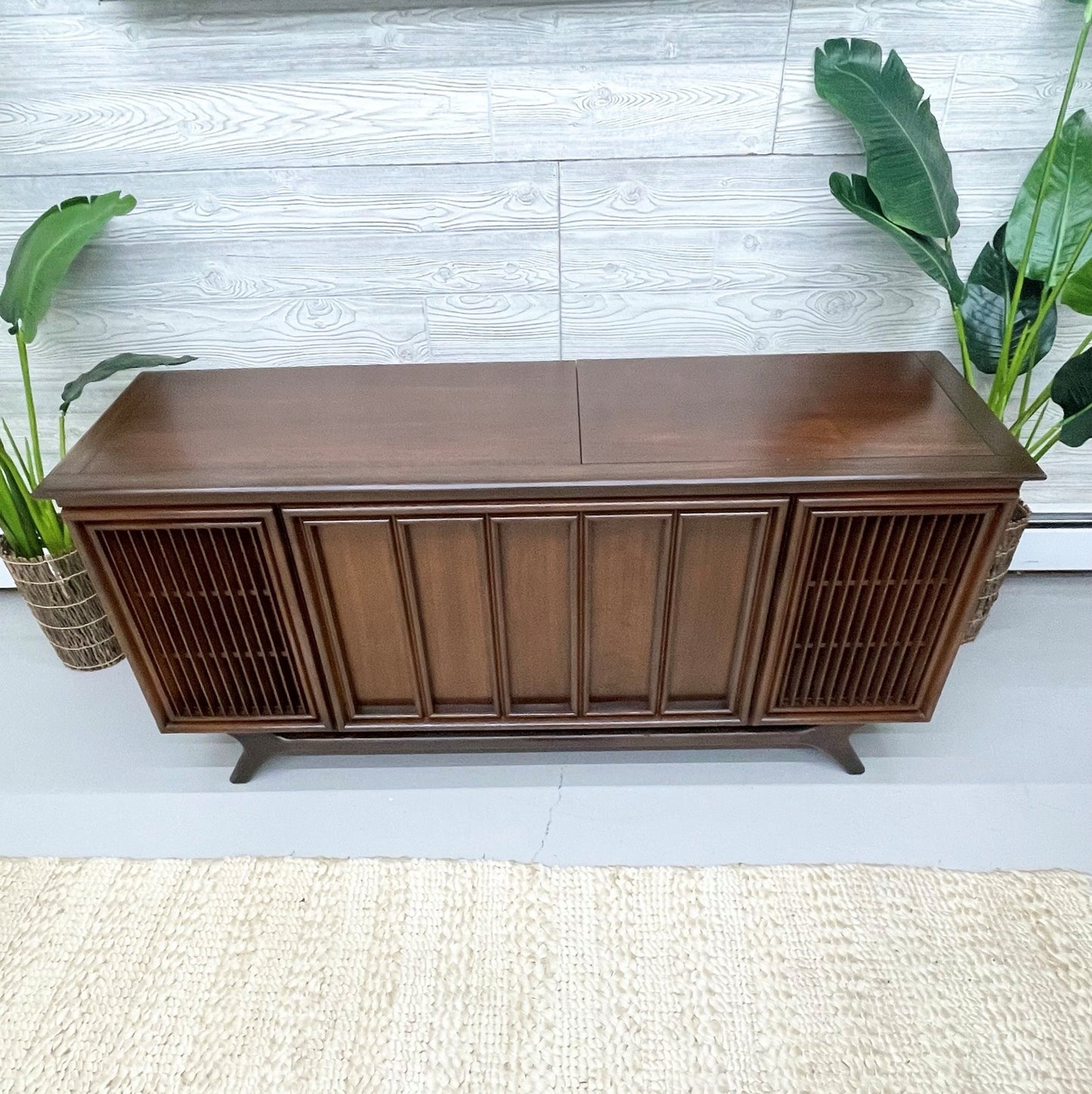 SOLD OUT!!! SYLVANIA Vintage Stereo Console Record Player Changer AM FM Bluetooth The Vintedge Co.