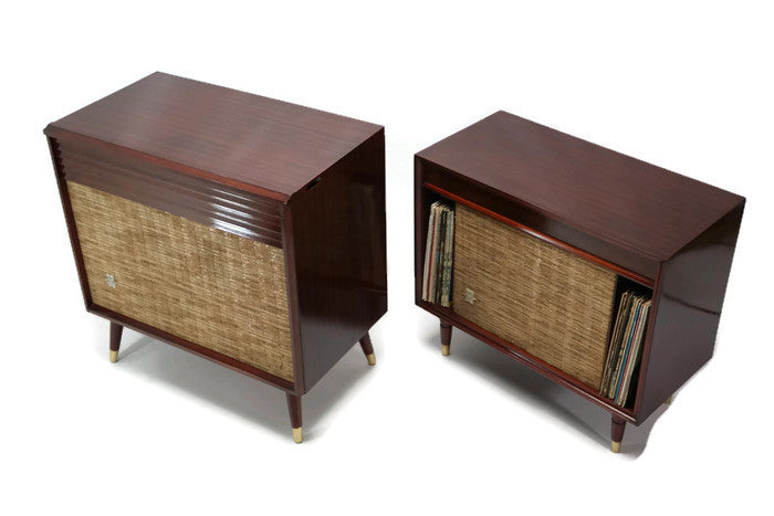 **SOLD OUT** SILVERTONE 2-Piece Record Player Changer Stereo Console with Extension Speaker The Vintedge Co.