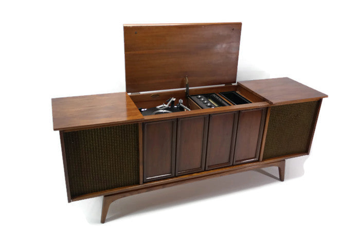 **SOLD OUT** SILVERTONE Mid Century Record Player Changer Stereo Console The Vintedge Co.