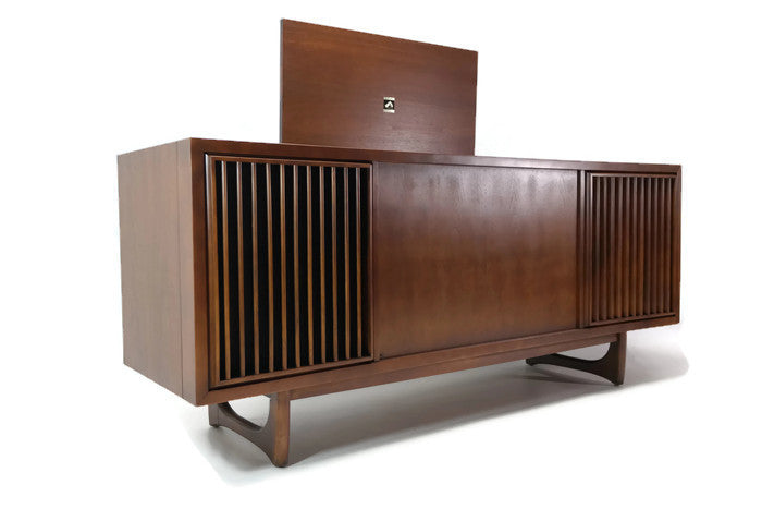 **SOLD OUT**  RCA Mid Century Curved Front Record Player Changer Stereo Console The Vintedge Co.