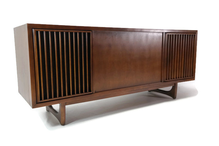 **SOLD OUT**  RCA Mid Century Curved Front Record Player Changer Stereo Console The Vintedge Co.