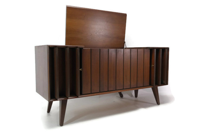 **SOLD OUT** 60's ZENITH LOUVER DOOR Mid Century Record Player Changer Stereo Console The Vintedge Co.