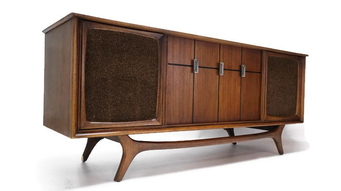 **SOLD OUT** RCA Mid Century Vintage Record Player Changer Stereo Console AM FM - Bluetooth The Vintedge Co.