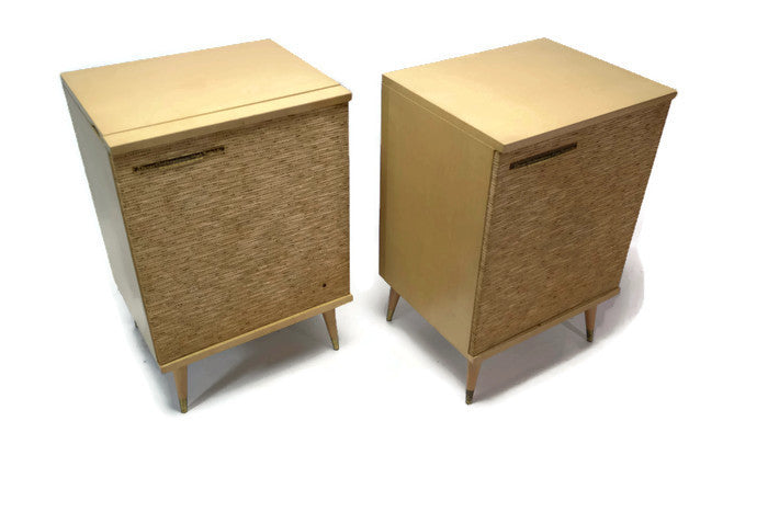 **SOLD OUT** RCA ORTHOPHONIC 2-Piece Blonde High Fidelity Record Player Changer + Speaker - Bluetooth The Vintedge Co.