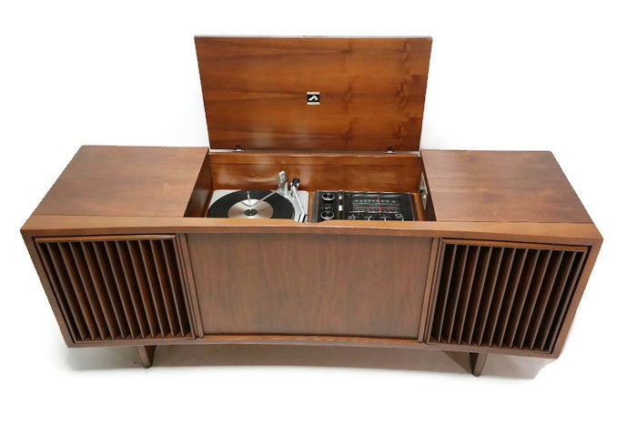 **SOLD OUT**  RCA Mid Century Curved Front Record Player Changer Stereo Console - Bluetooth The Vintedge Co.
