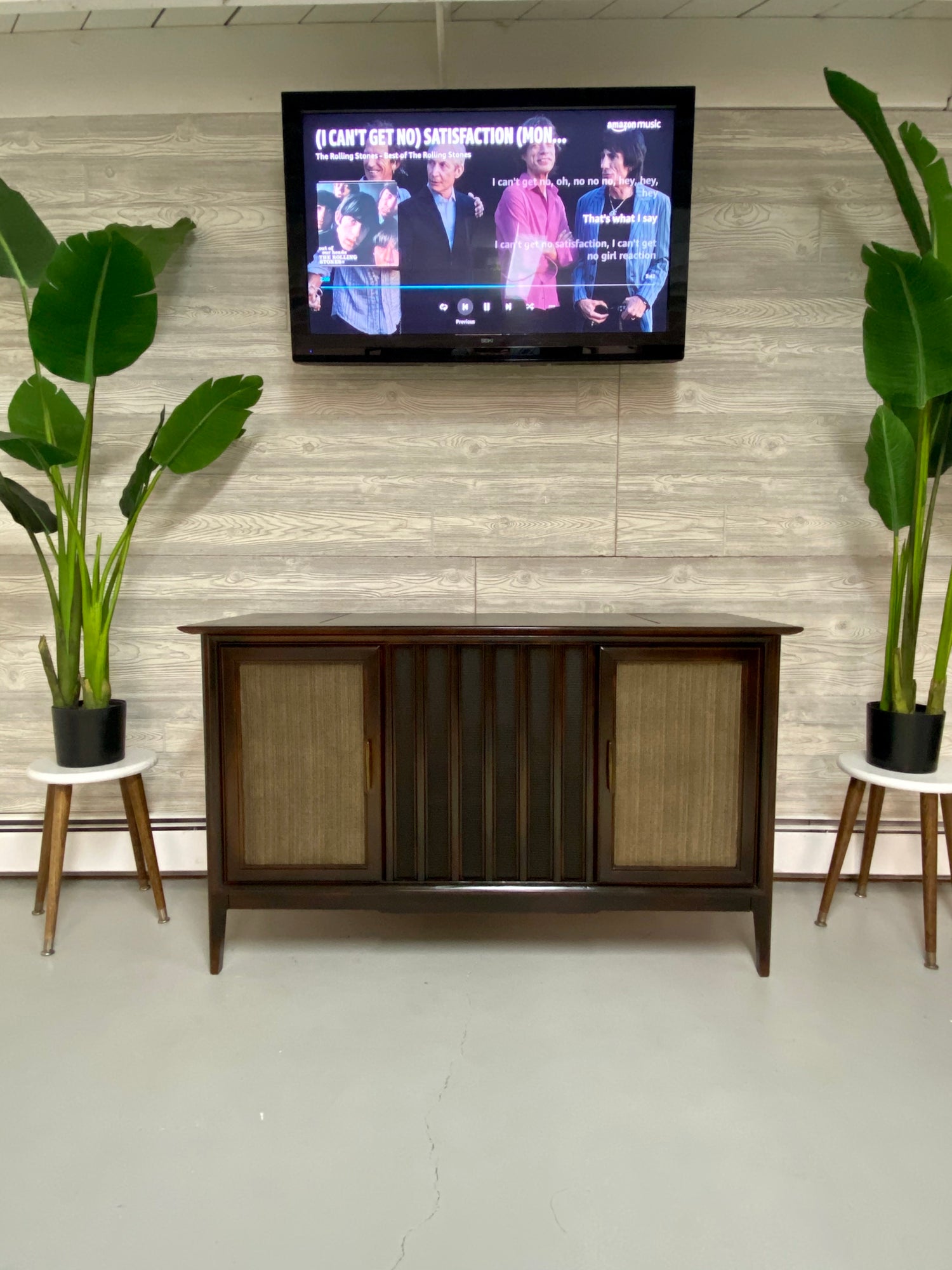 **SOLD OUT**  MOTOROLA 3-Channel Mid Century 60s Vintage Stereo Console AM FM Bluetooth Alexa The Vintedge Co.