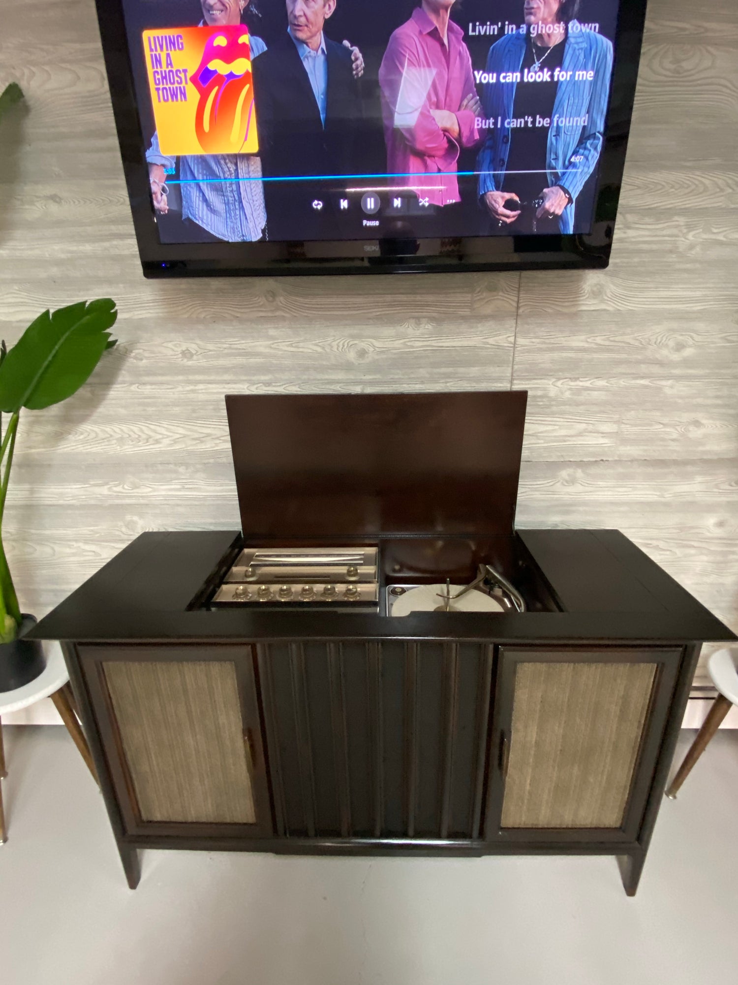 **SOLD OUT**  MOTOROLA 3-Channel Mid Century 60s Vintage Stereo Console AM FM Bluetooth Alexa The Vintedge Co.