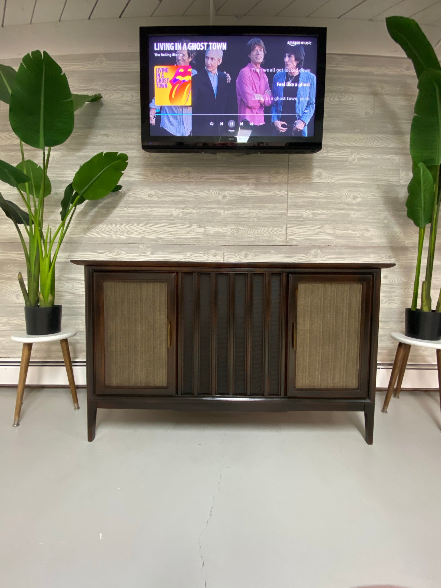 **SOLD OUT**  MOTOROLA 3-Channel Mid Century 60s Vintage Stereo Console AM FM Bluetooth Alexa The Vintedge Co.