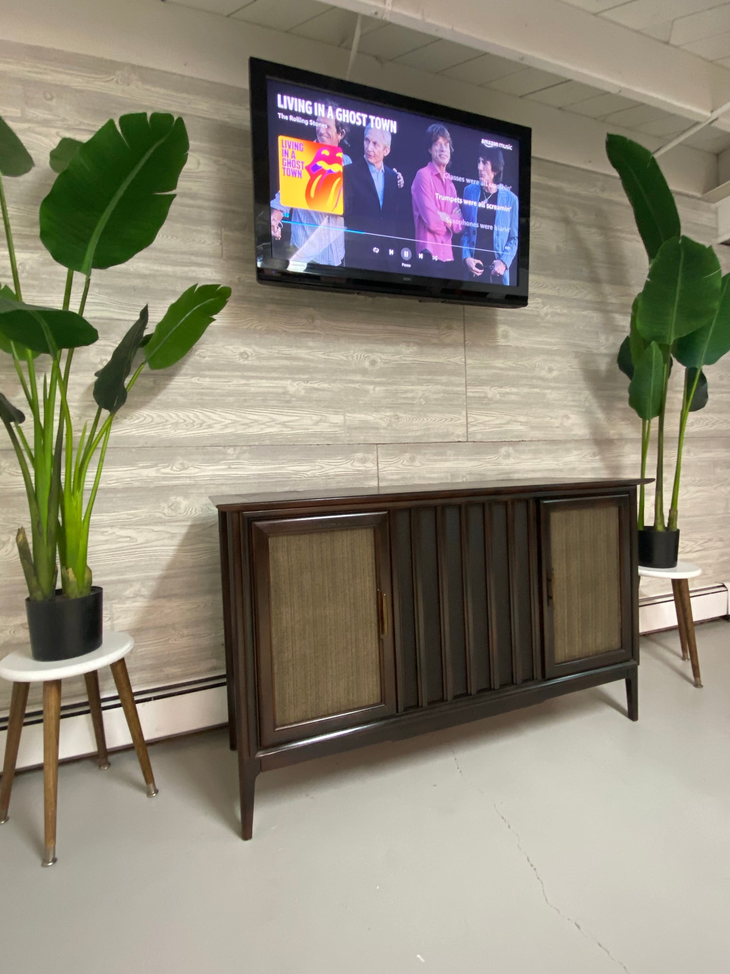 **SOLD OUT**  MOTOROLA 3-Channel Mid Century 60s Vintage Stereo Console AM FM Bluetooth Alexa The Vintedge Co.