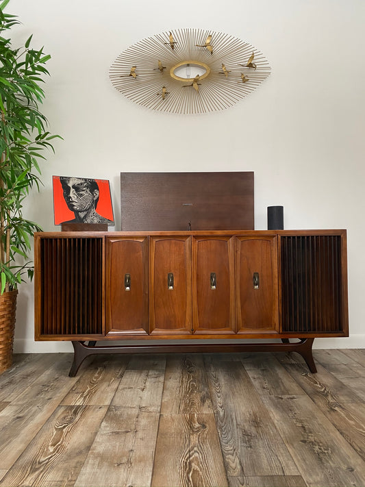 The Vintedge Co™ - ZENITH Vintage Record Changer Stereo Console AM FM Bluetooth Alexa