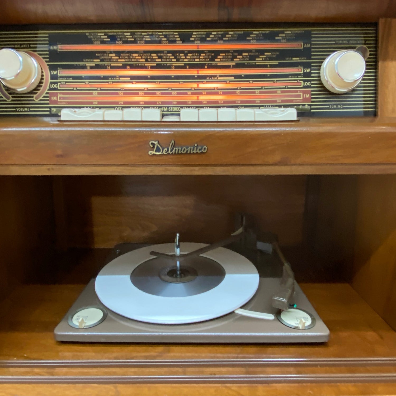 DELMONICO Mid Century WHISKEY Dry BAR Stereo Console Record Player Changer AM FM Bluetooth The Vintedge Co.