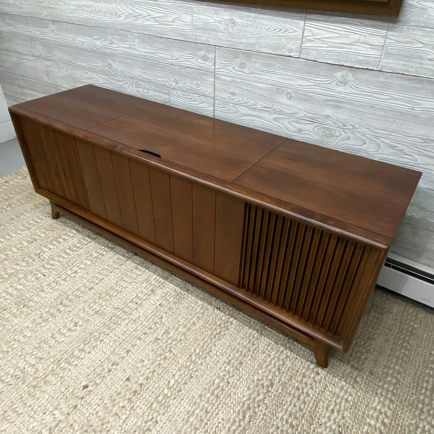 The Vintedge Co TT-SERIES - Packard Bell Modernized Cabinet - Turntable Stereo Record Player - Tube AMP - Bluetooth The Vintedge Co.