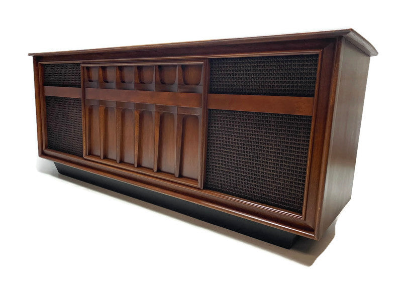 **SOLD OUT** RCA DELUXE Mid Century Stereo Console Record Player Changer AM FM Bluetooth The Vintedge Co.