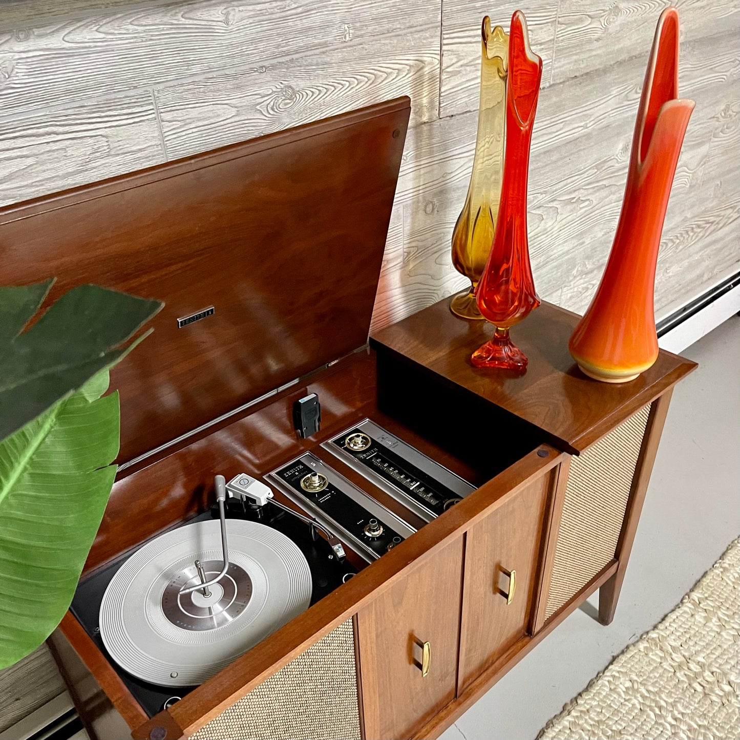 ZENITH Solid State Record Player Stereo Console Changer AM FM Bluetooth Alexa The Vintedge Co.