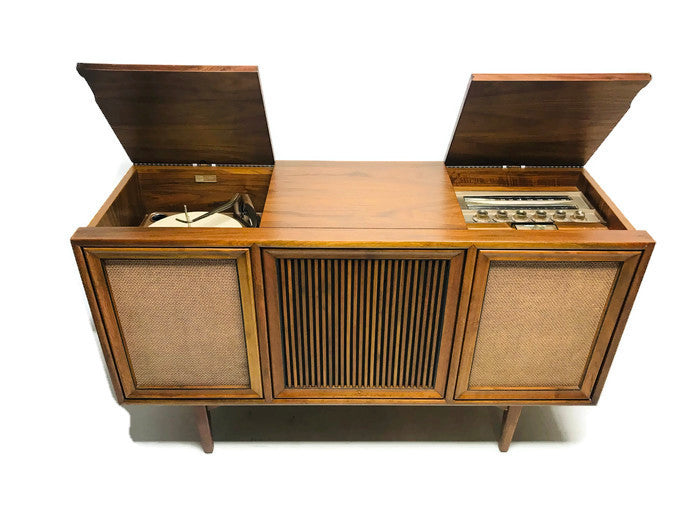 **SOLD OUT** MOTOROLA 3-CHANNEL Vintage Record Player Changer Stereo Console AM FM Bluetooth Alexa The Vintedge Co.
