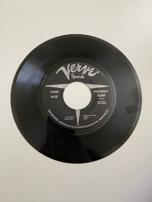 Count Basie - Pleasingly Plump | 45 The Vintedge Co.