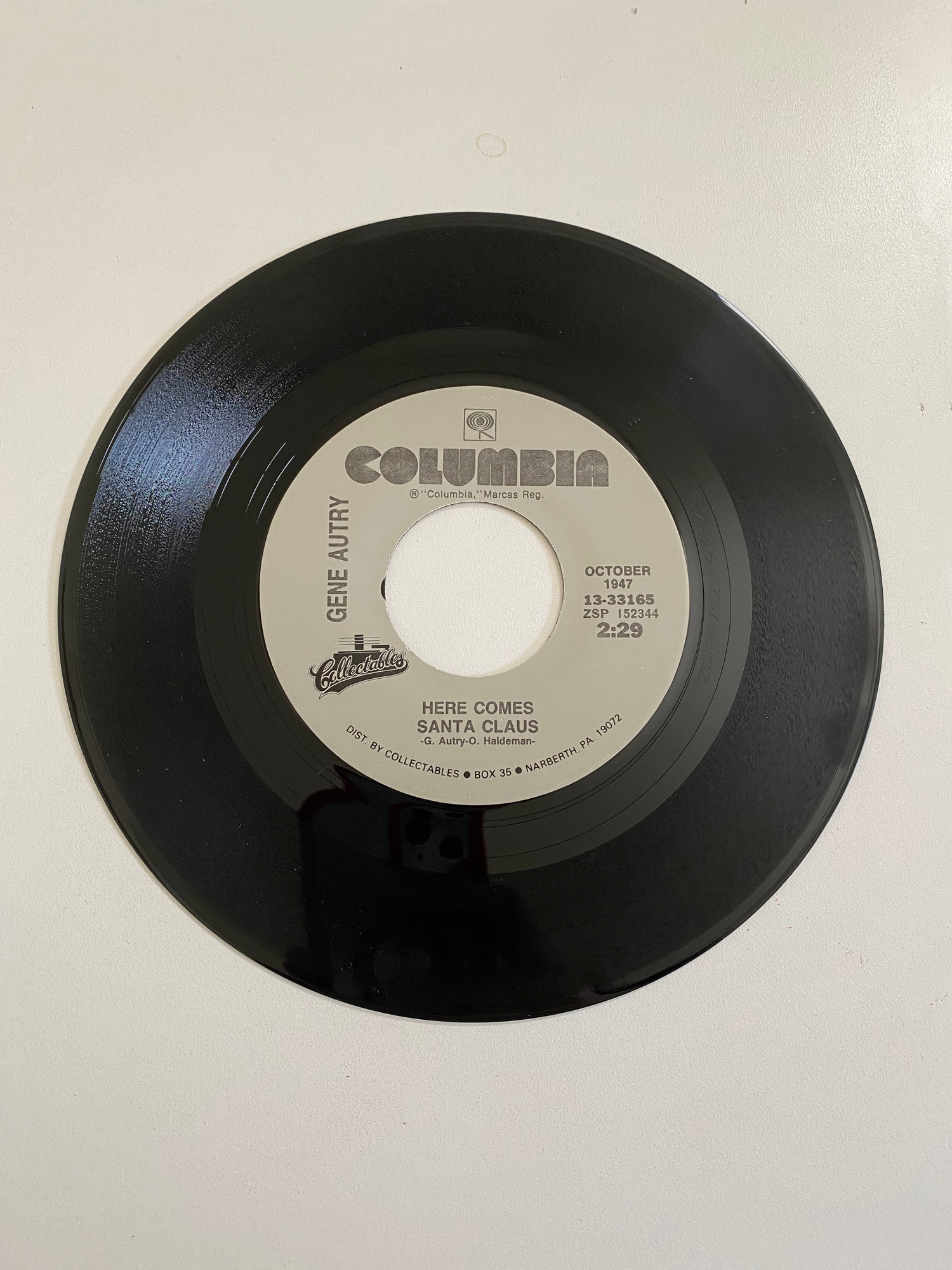 Gene Autry - Rudolph, The Red-Nosed Reindeer | 45 The Vintedge Co.