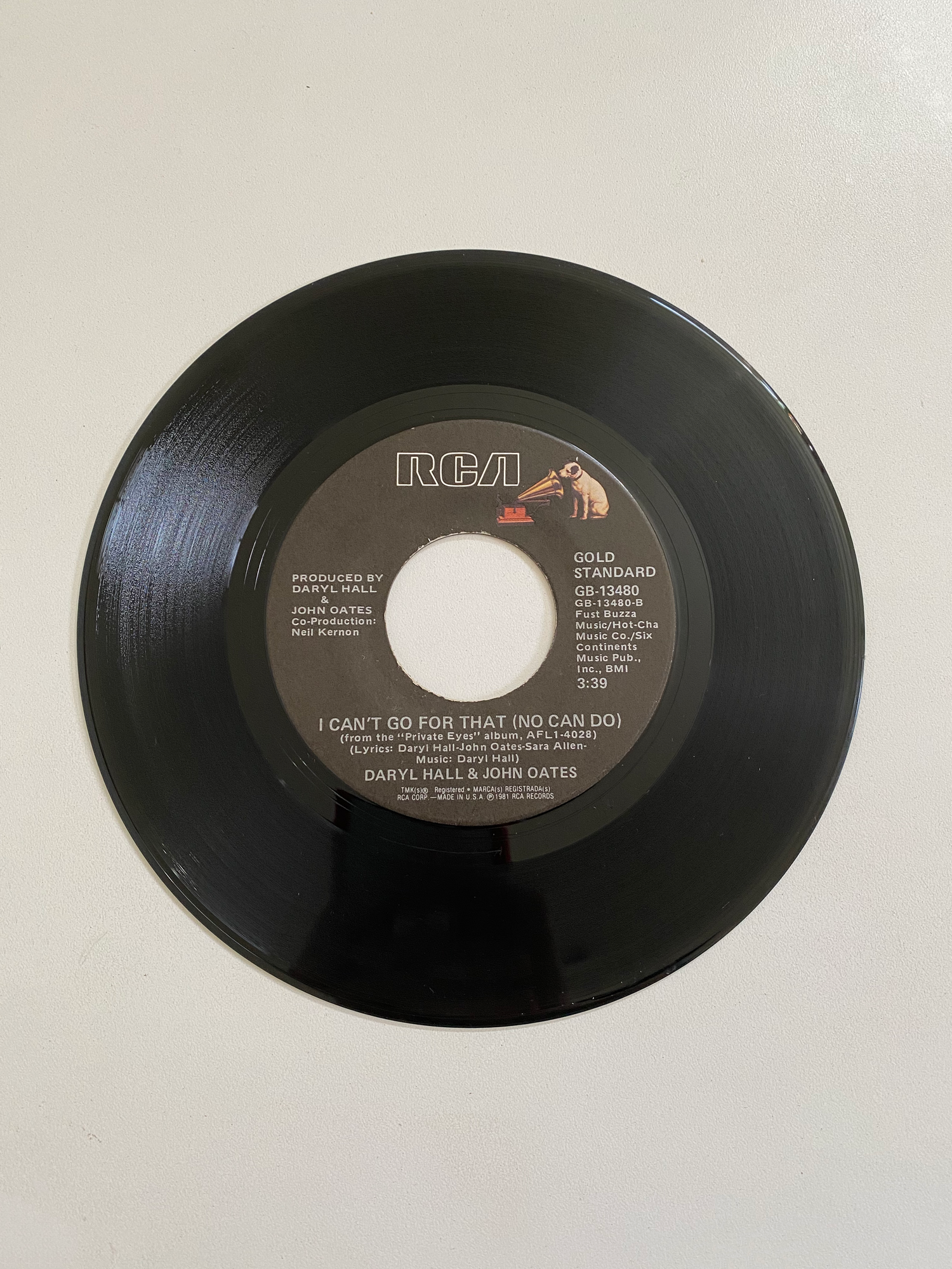 Daryl Hall & John Oates - Private Eyes | 45 The Vintedge Co.