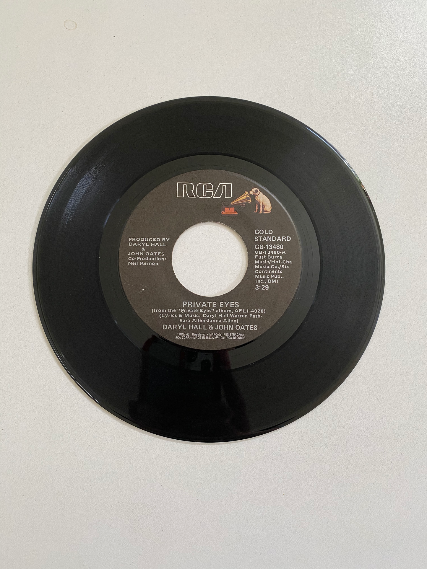 Daryl Hall & John Oates - Private Eyes | 45 The Vintedge Co.