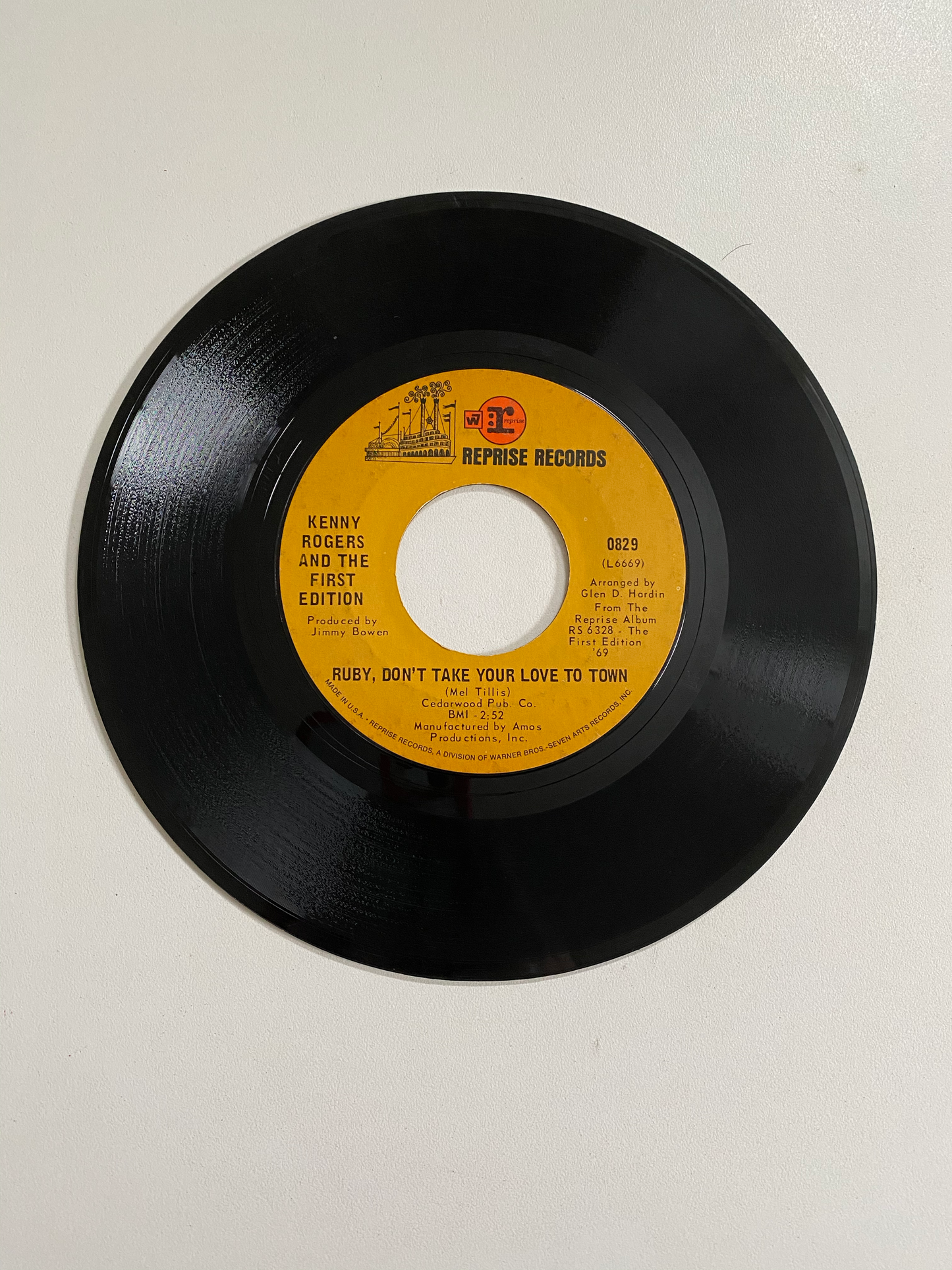 Kenny Rogers and The First Edition - Ruby, Don't Take Your Love to Town | 45 The Vintedge Co.