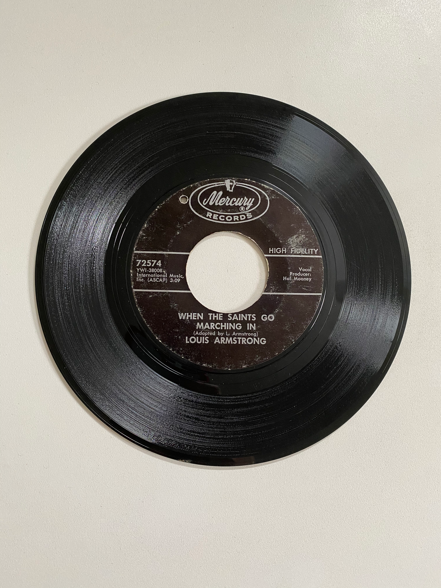 Louis Armstrong - When The Saints Go Marching In | 45 The Vintedge Co.