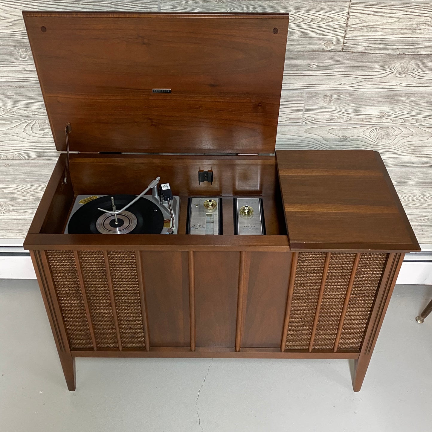 **SOLD OUT**  ZENITH 60s Vintage Stereo Console Record Player Changer AM FM Bluetooth Alexa The Vintedge Co.